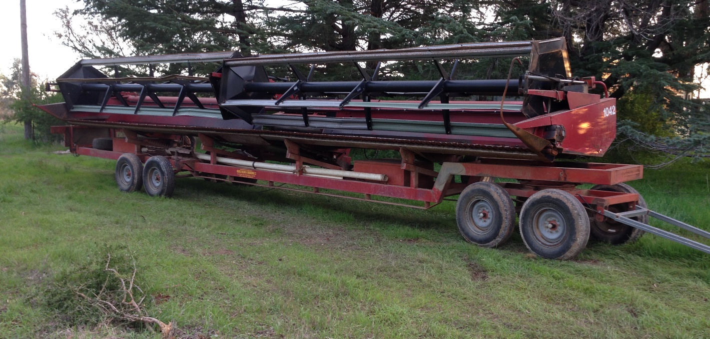 36ft Case 1042 draper front with bat reel Machinery